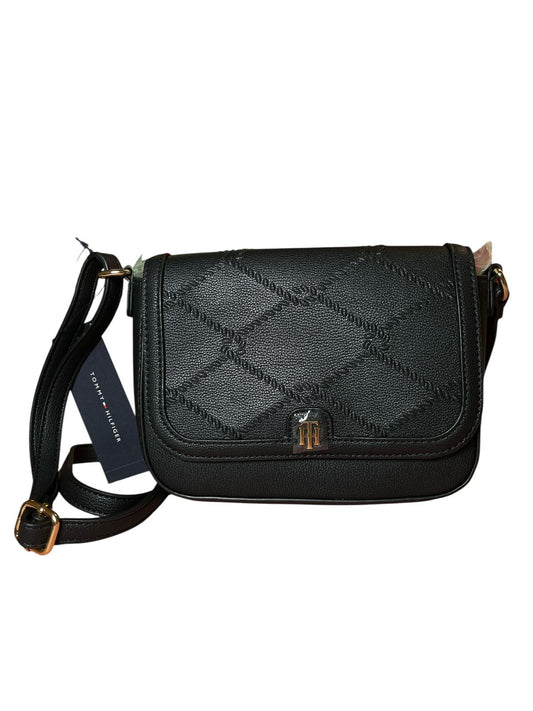 BOLSA CROSSBODY TOMMY HILFIGER NEGRA CON COSTURAS EN RELIEVE