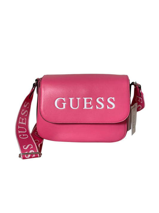 BOLSA GUESS CROSSBODY FUCSIA CON LOGO GRANDE