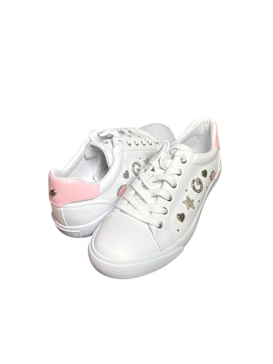 TENIS GUESS LOS ANGELES PARA MUJER CON CHARMS Y DETALLE ROSA
