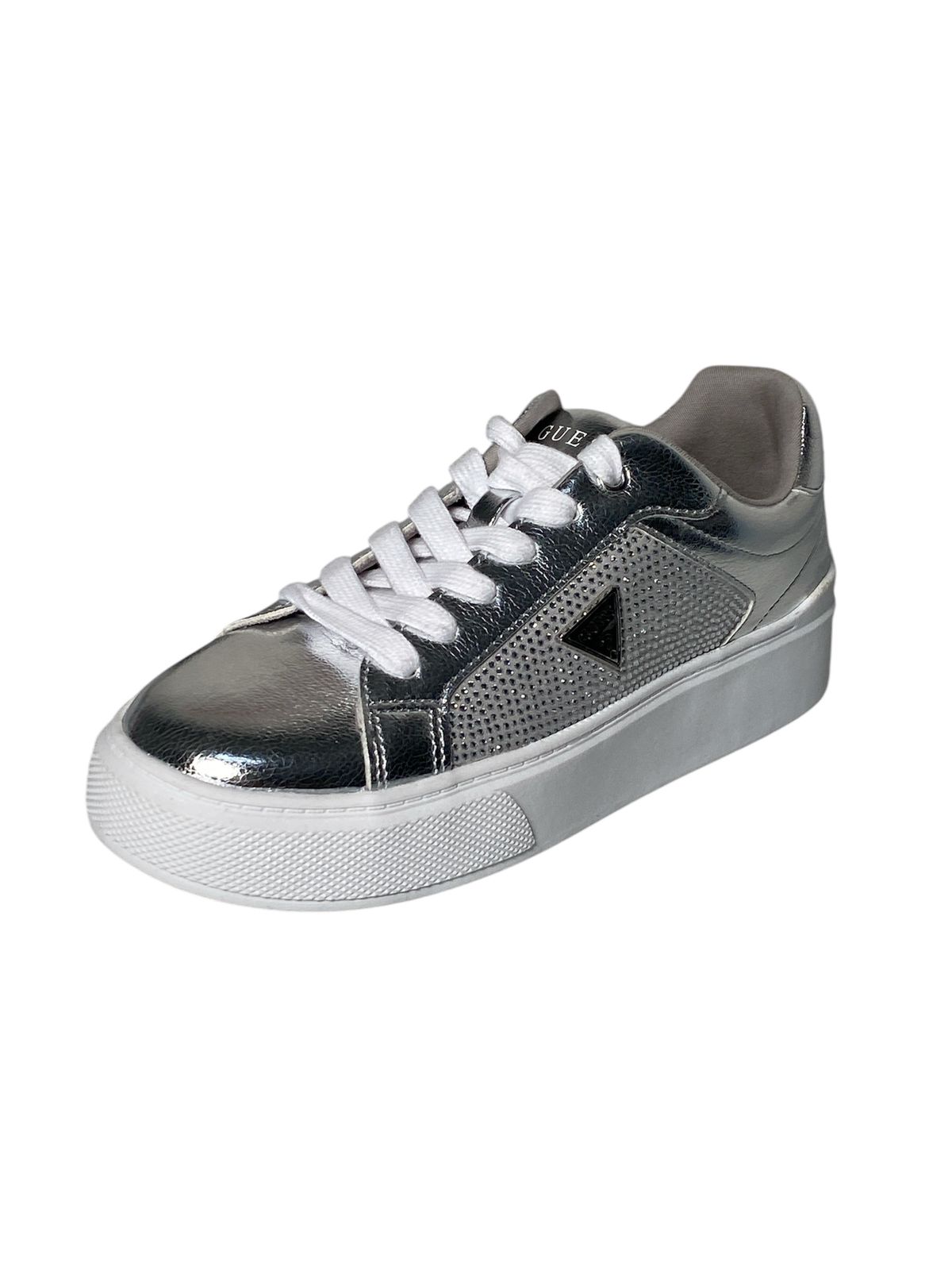TENIS GUESS PLATEADOS - ESTILO URBANO Y MODERNO