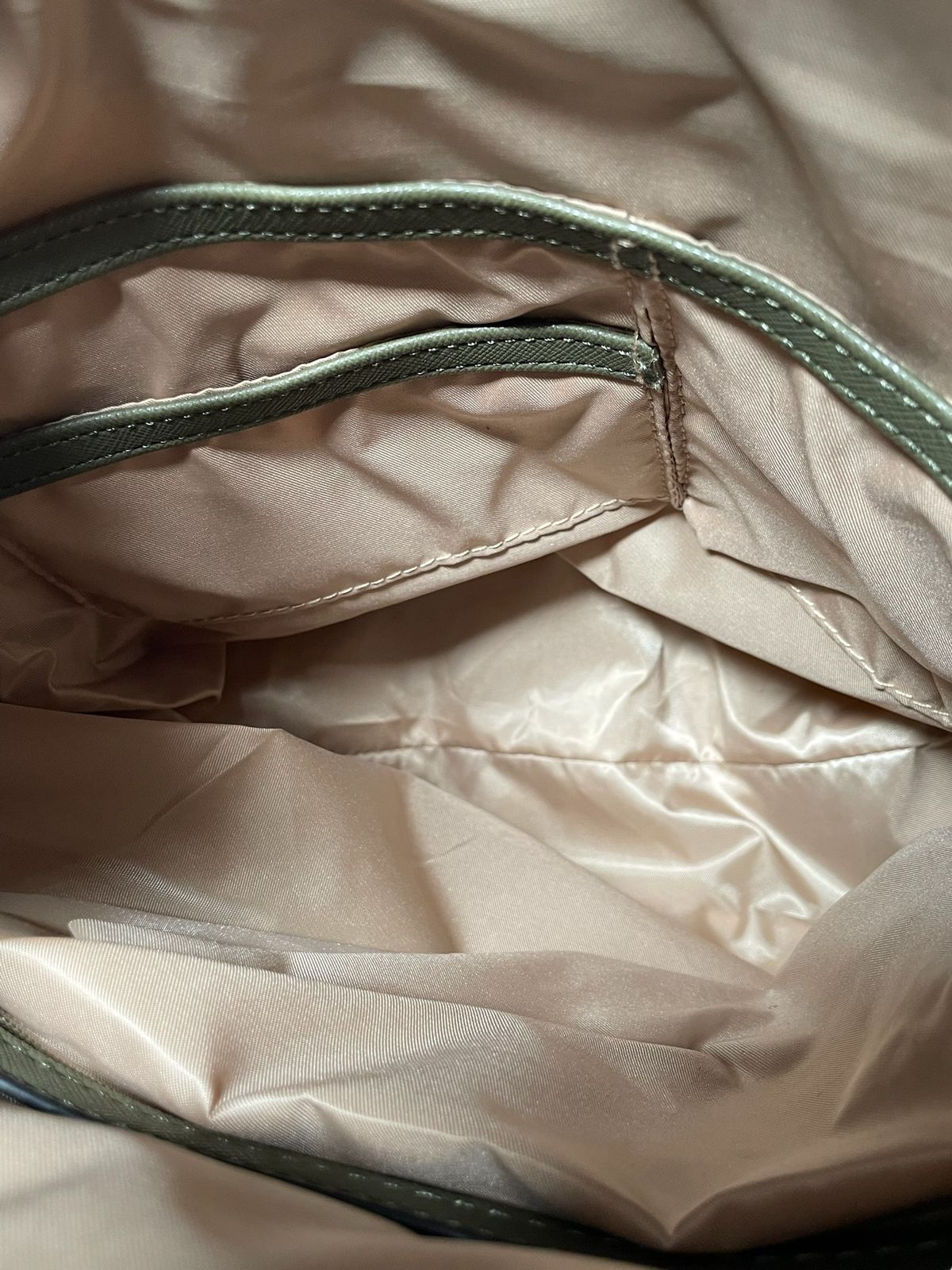 MOCHILA GUESS